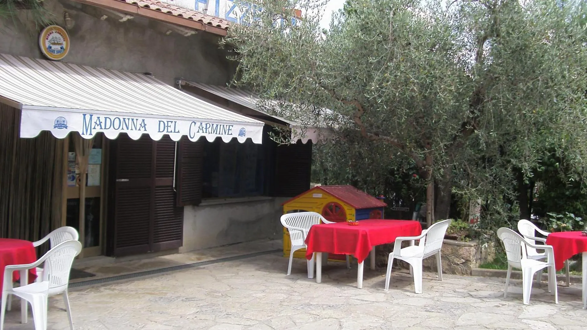 לינה וארוחת בוקר Palazzone Madonna Del Carmine איטליה